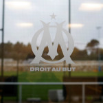 om logo